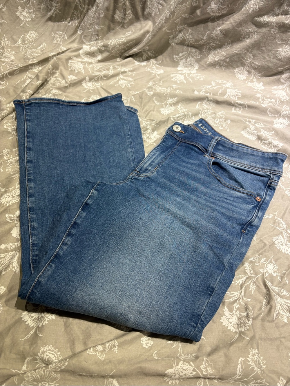 AE kick boot jeans 18 short